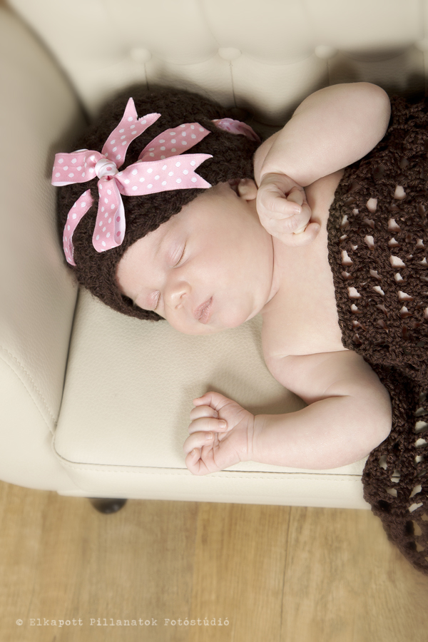 Elkapott Pillanatok Fotóstúdió: újszülött baba fotózás - Dórika 19 napos